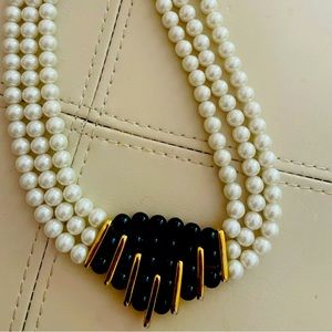 Vintage faux pearls statement choker